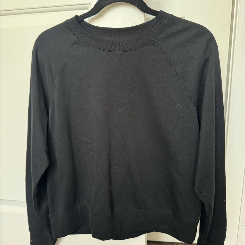 Old Navy Women's Black Crewneck Sweater